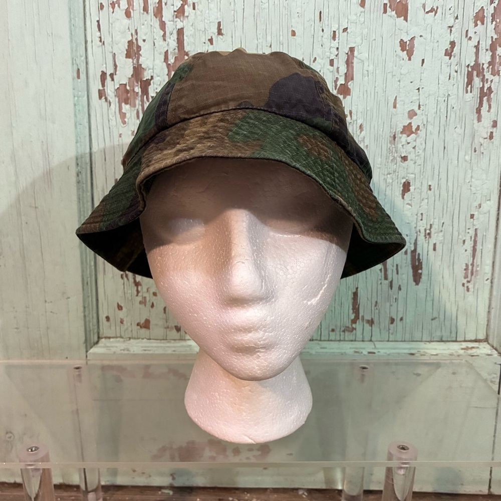 Men’s green and brown camouflage bucket hat